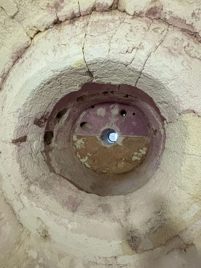 Combustion chamber refurbishment in a biomass power plant